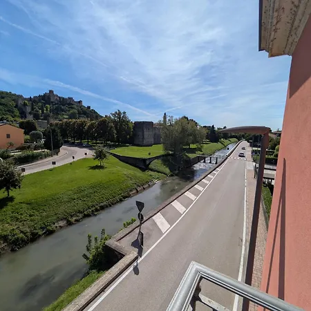 La Finestra Sul Castello Guest house
